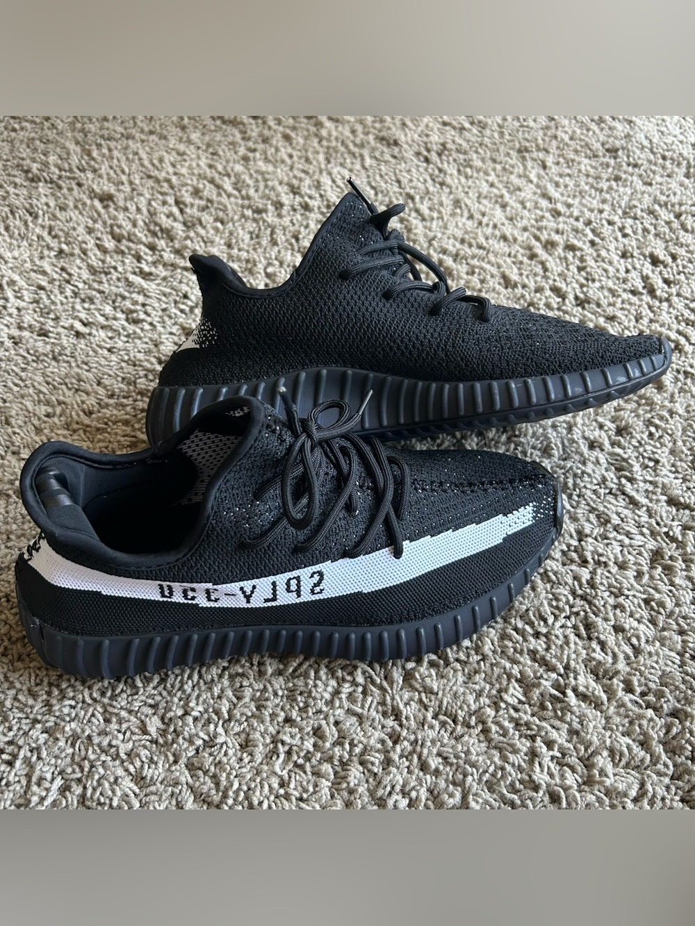 Adidas Yeezy Boost 350 V2 Oreo Shoes Mens 9.5 Primeknit Lace-Up Sneakers~No Box